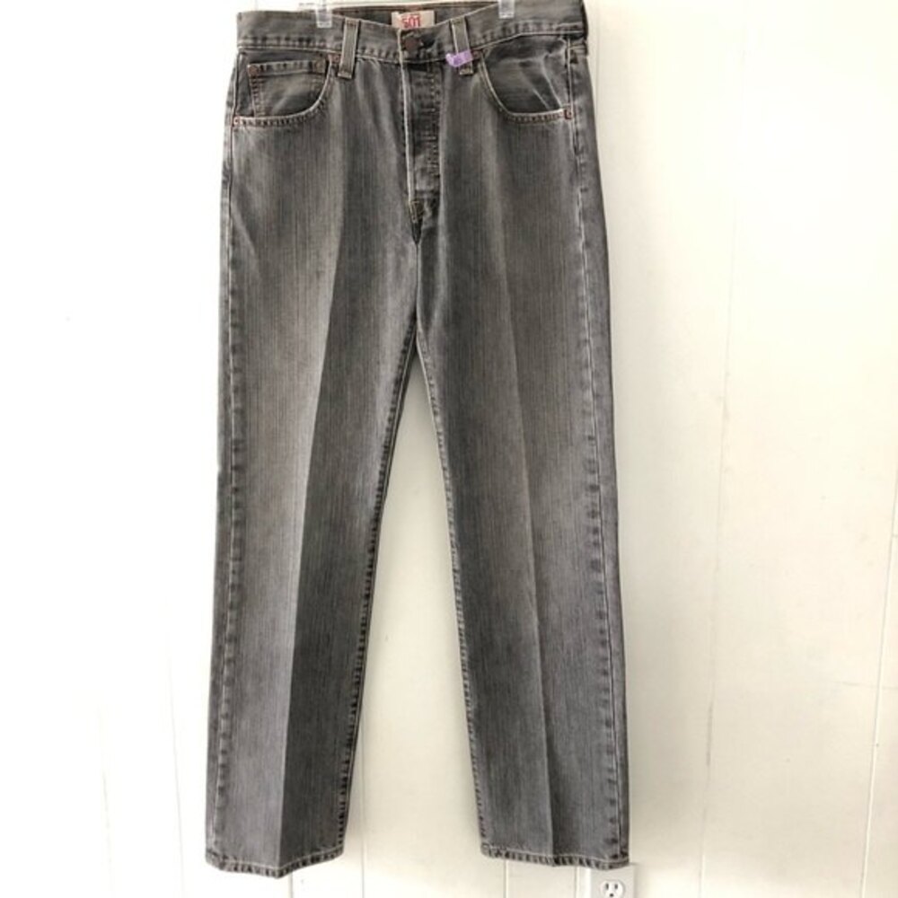 Levi’s 501 straight leg button fly jeans size W33 L32